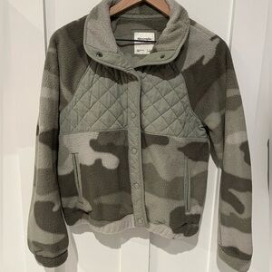 Abercrombie & Fitch fleece